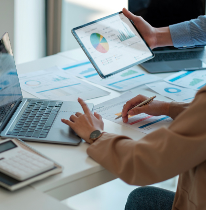 Procesamos la información para entregar al mercado datos que sirvan como referencia para la toma de decisiones de los actores en los diferentes sectores